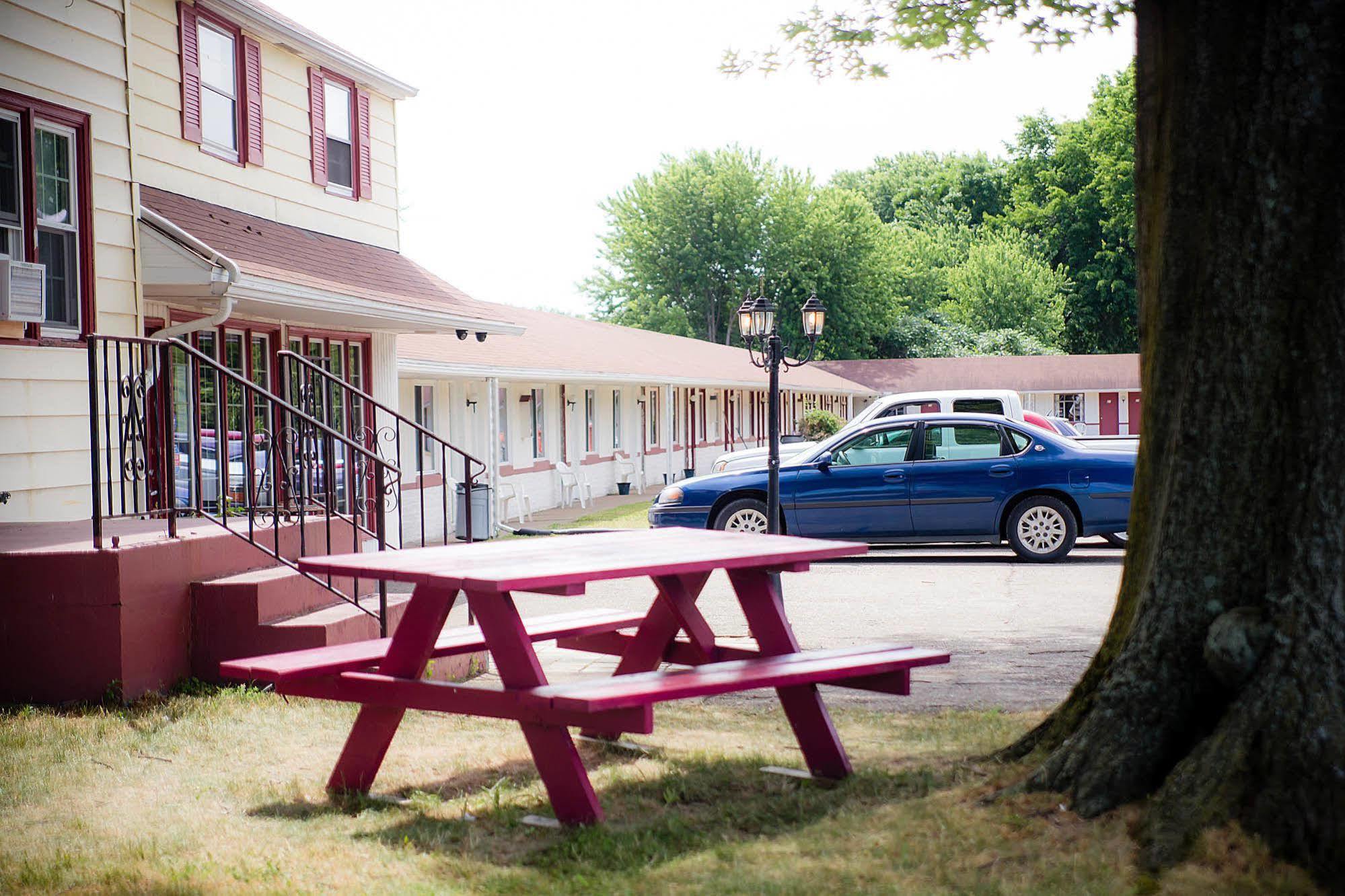 Steelhead Inn Эри Экстерьер фото